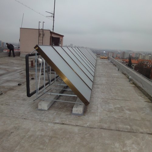 Solární systém Suntime pro bytový dům (Praha)