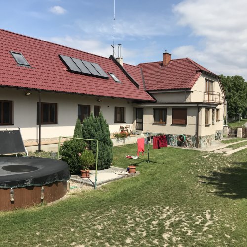 Kotel na pelety a dřevo se solárním systémem (Nymburk)