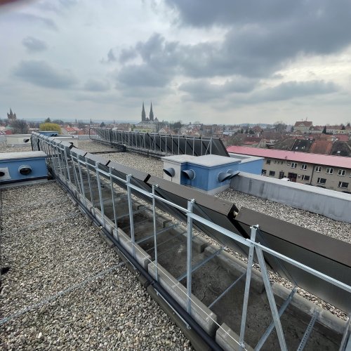 28 solárních kolektorů Suntime 2.1 pro bytový dům (Vysoké Mýto)