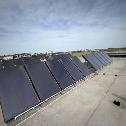 22 solárních kolektorů Suntime pro bytový dům V Chrudimi