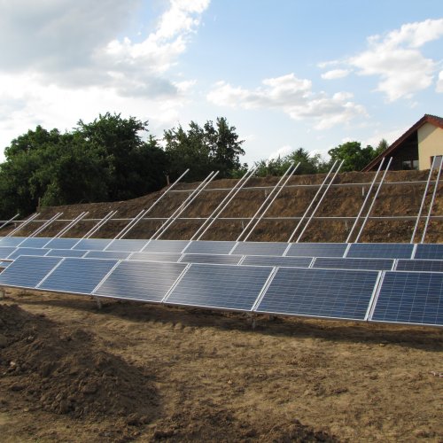 Fotovoltaická elektrárna do domu s ubytováním (Praha)