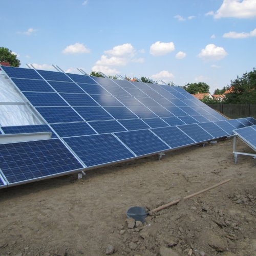 Fotovoltaická elektrárna do domu s ubytováním (Praha)
