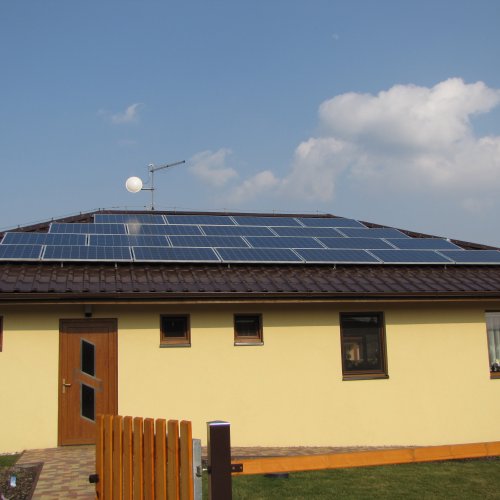 Fotovoltaický systém pro rodinu na novostavbu (Pardubice)