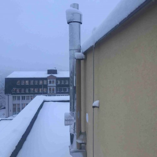 Zdroj tepla pro vytápění a ohřev TV v bytovém domě (Pražská Pelhřimov)